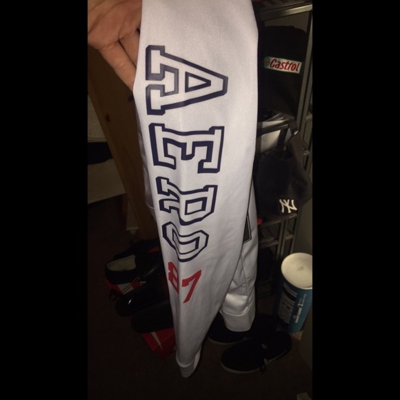 Aeropostale sweater - Picture 3 of 4